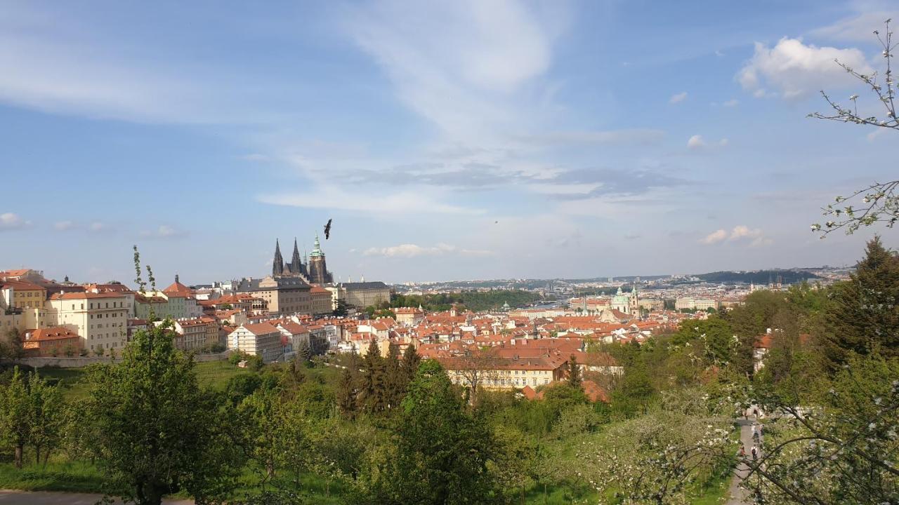 Laxmi Happy Home In Prague Apartment